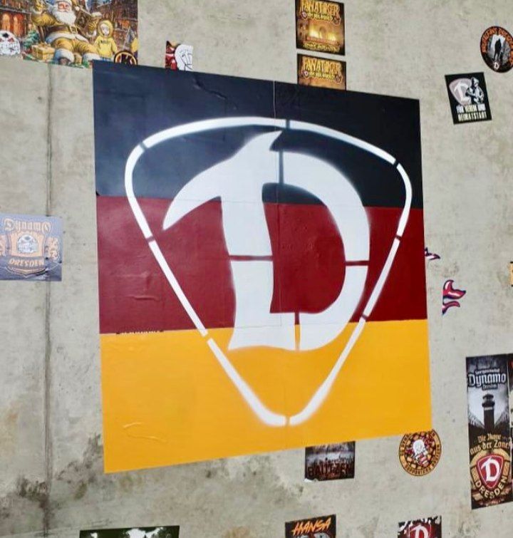 FussballAssis's tweet photo. Stolzmonat 🇩🇪

SG Dynamo Dresden 

@fussballassis

Zusendungen an:
INSTAGRAM PN 

#stolzmonat #dynamodresden #sgd #heimatliebeistkeinverbrechen https://t.co/J7LVy0yV5U