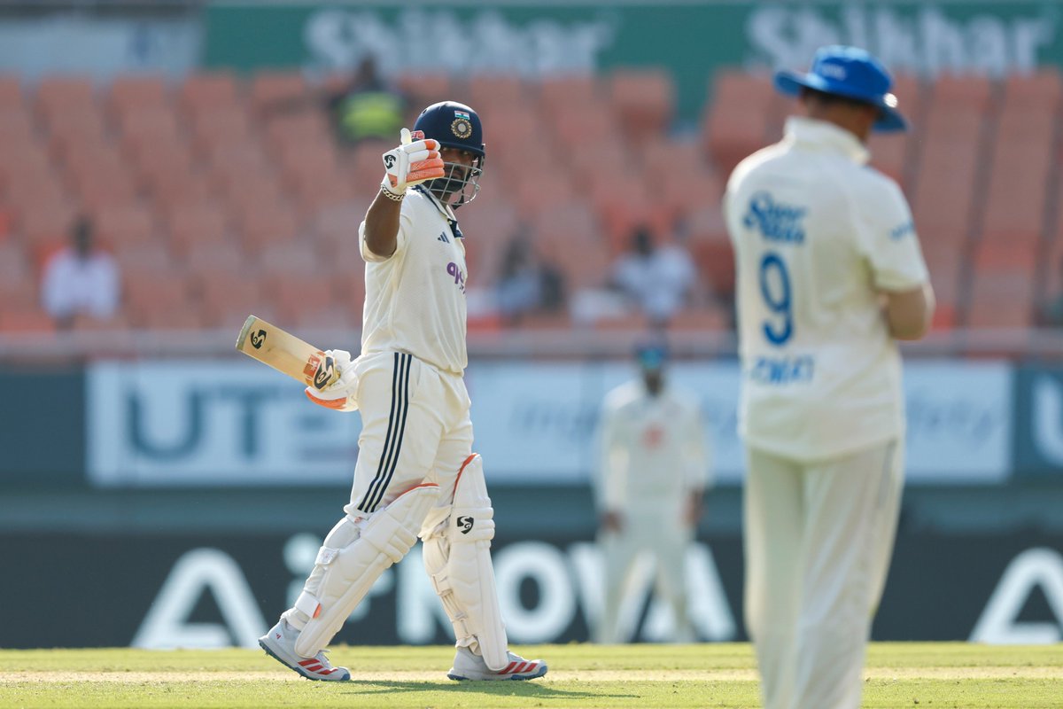 BCCI's tweet photo. Never a dull moment when he is out there! 🍿

A superb 1️⃣9️⃣th Test half-century for Rishabh Pant 👏

Updates ▶️ https://t.co/Au50EfVM30

#TeamIndia | #INDvAFG | @IDFCFIRSTBank | @RishabhPant17 https://t.co/f7MmAe70Ed
