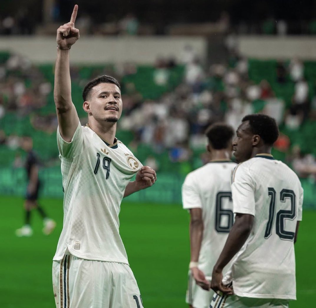27NFF's tweet photo. صقرنا مع المنتخب السعودي 💚. https://t.co/qHOsvmG8JL
