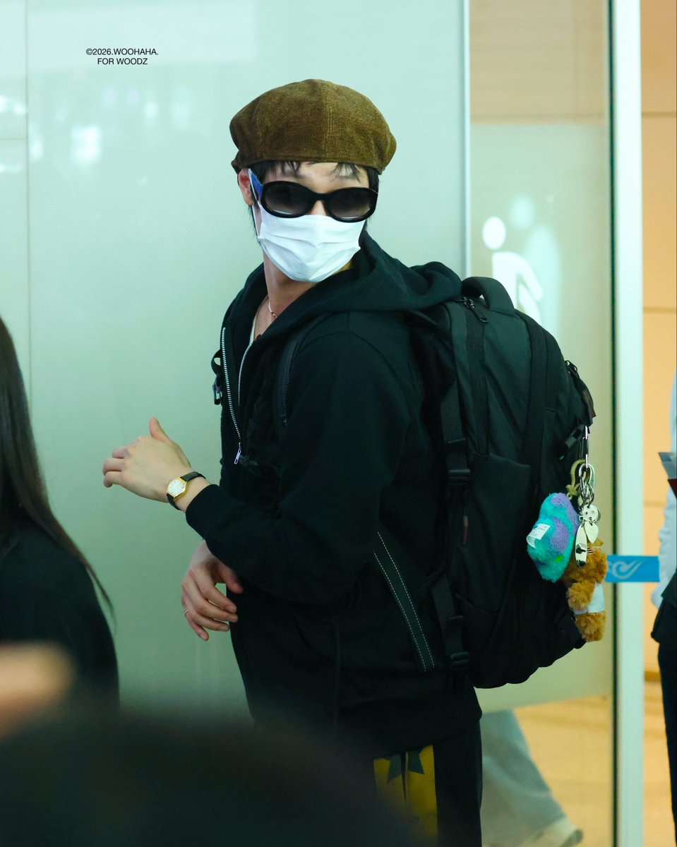 WOOHAHA84's tweet photo. 260606 ICN 출국 “ FILA예요~”

#WOODZ #우즈 #조승연 https://t.co/DDoAsXF7vK