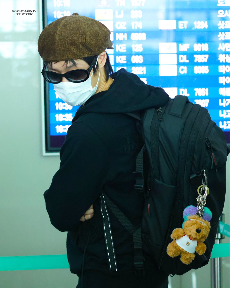 WOOHAHA84's tweet photo. 260606 ICN 출국 “ FILA예요~”

#WOODZ #우즈 #조승연 https://t.co/DDoAsXF7vK