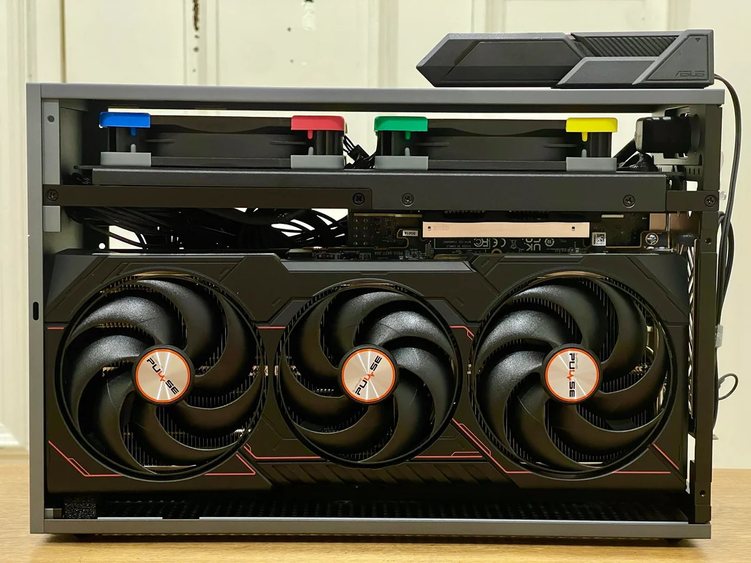 SapphireTech's tweet photo. Getting LEGO x Crayola retro vibes from this SFF build by u/sunnysideup1234567 with our SAPPHIRE PULSE AMD Radeon RX 9070 XT!
.
.
#RX9070XT #gamingsetup #SAPPHIREnation #AMD #Radeon #gamingcommunity https://t.co/WLNe8jdDyn