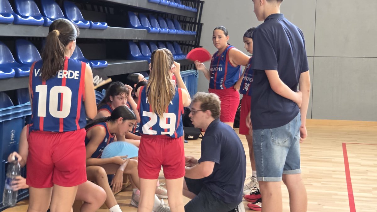 FBIBasquet's tweet photo. 🏆 CAMPIONAT DE BALEARS MINI FEMENÍ 

🏀 Jornada 3
⏸️ Descans

🔴 @cbferreries 2️⃣3️⃣
🟡 @santjosepuadis 4️⃣0️⃣

📲 En directe per Eivo TV 

#IllesDeBàsquet https://t.co/j5Vrc3RqOF