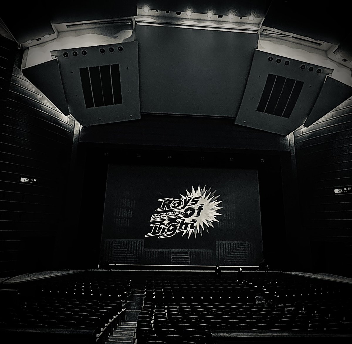sumimasa_morita's tweet photo. モーニング娘。'26
コンサートツアー春- Rays Of Light-

ホールツアー最終公演。
さすが、大阪公演に参加された皆さんの
歓声が凄かったなー‼️👏
ツアー集大成の良いステージでしたね。　
NHK大阪ホールは祭りの後・・・。

このメンバーでのステージ、もっとホールで観たかったけどね、、、^_^
この続きは日本武道館で！

演出より

#mm26_ROL
#ハロプロ
#モーニング娘26
#morningmusume26
#春ツアー
#大阪
#NHK大阪ホール