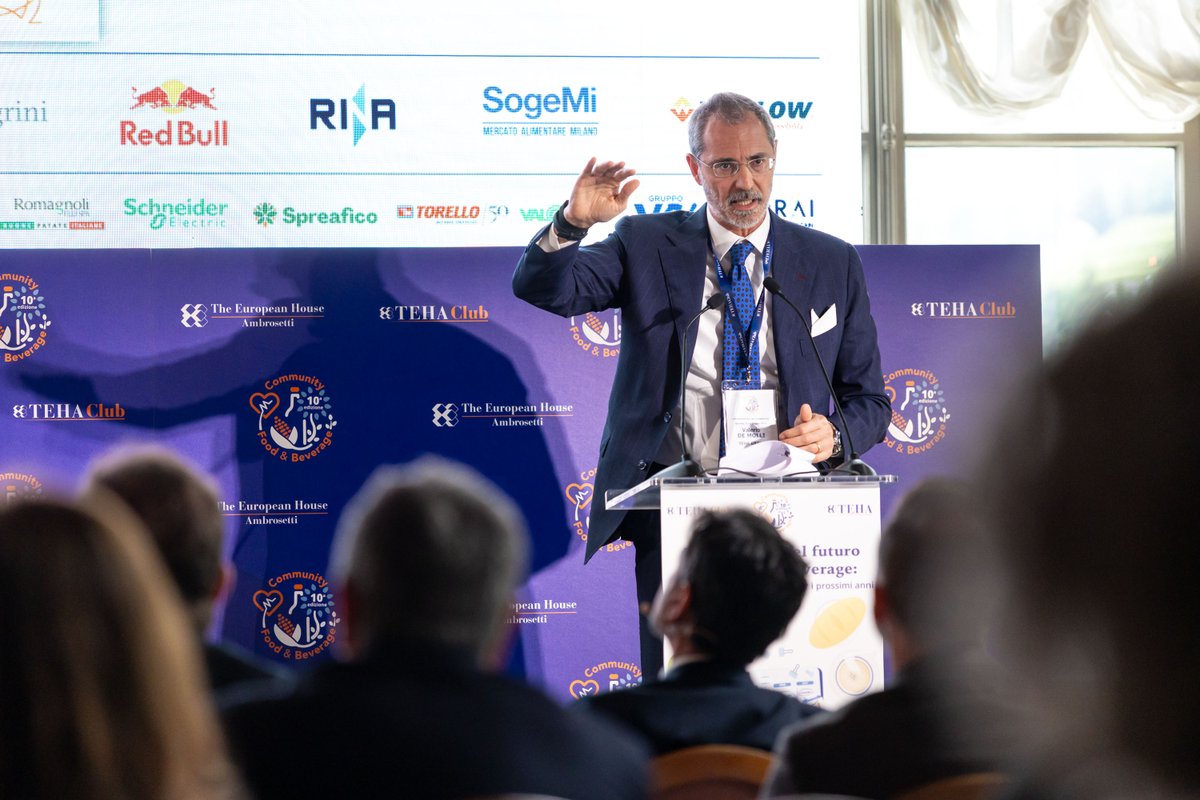Ambrosetti_'s tweet photo. Al #ForumFood, @ValerioDeMolli ha presentato i risultati della ricerca #TEHA “Crescere nei mercati globali: nuove rotte per il Made in Italy agroalimentare” https://t.co/M344sg1rZ5