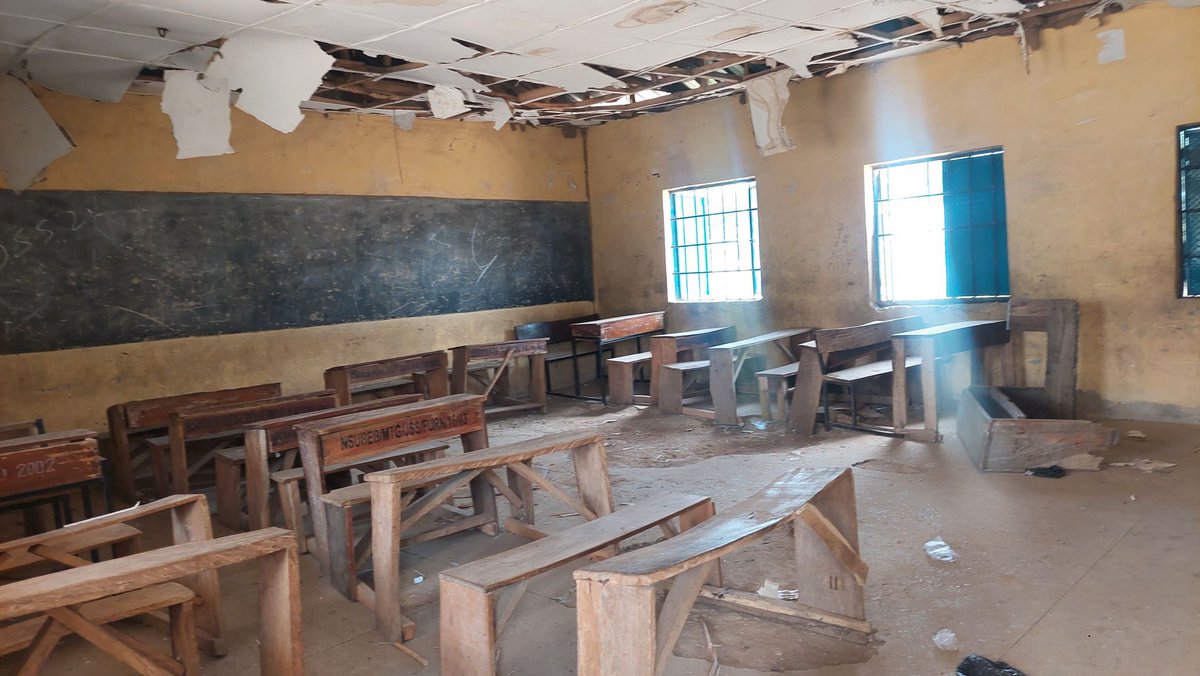 Emarged's tweet photo. This is a primary school in the same state he’s governing. https://t.co/K7CvN720FG