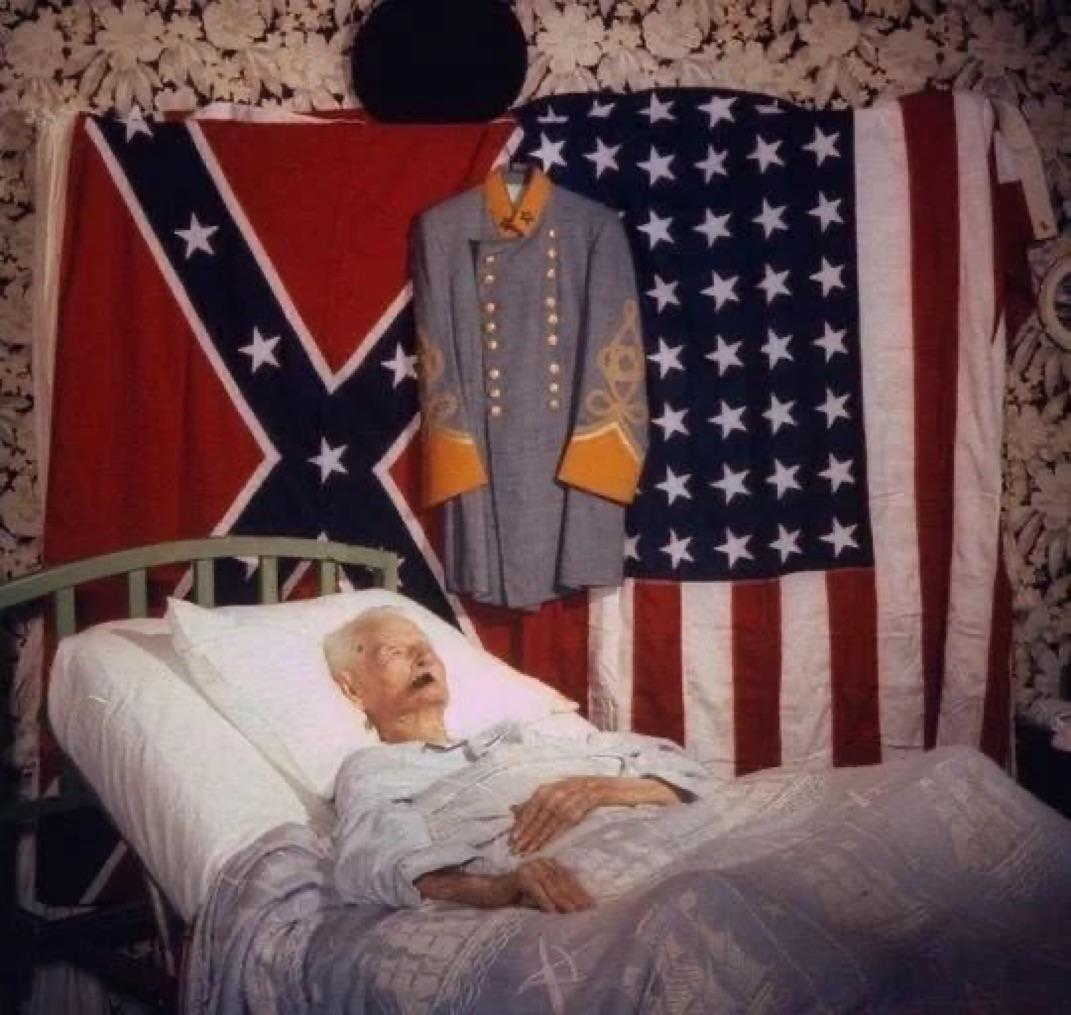 HistorylandHQ's tweet photo. A 116-year-old Texan U.S. Civil War veteran on his deathbed with a cigar in his mouth, 1959. https://t.co/w4OQFw246D