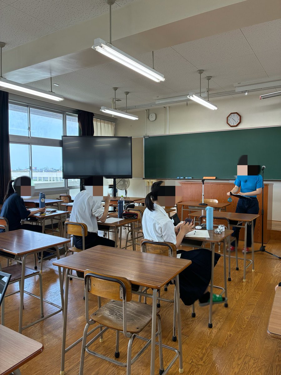 sanishi_bc's tweet photo. 【番組ディレクターの呟き…】

Nコンはついに明日！

読み班は最後の読み会をし、
午後からは他校の先生方と共に
会場設営を行いました！！

#SaNishiBC 
#SNBC 
#ご褒美はもちろん 
#実際のセットで読み練 
#読み練して良いよと言われて
#笑顔になる読み班がすてき 
#もちろん読みもすてき https://t.co/nLxyTb5vGw
