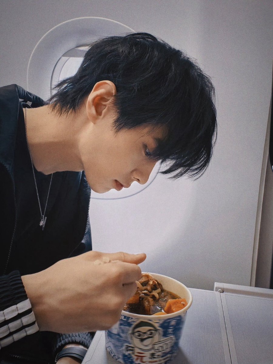 you_are_myonly_'s tweet photo. 여자라면 … 하여라는 이남자를
한번쯤 좋아해보는 것도 나쁘지 않은 것 같음 https://t.co/hY6JPa5oDB