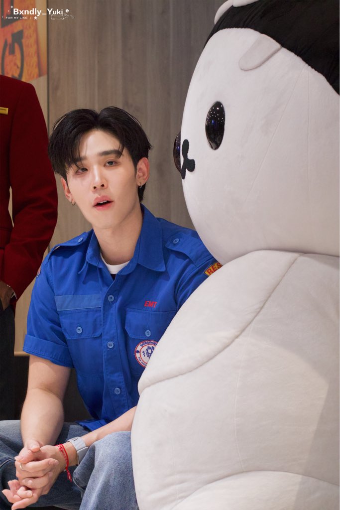 Bxndly_Yuki's tweet photo. ซานชอบลุงริวมาก🥺🫳🏻

#ADogAndAPlaneEP2 
#ryuptb #ryuphudtripart #POLCASAN https://t.co/xAswTqPoWz