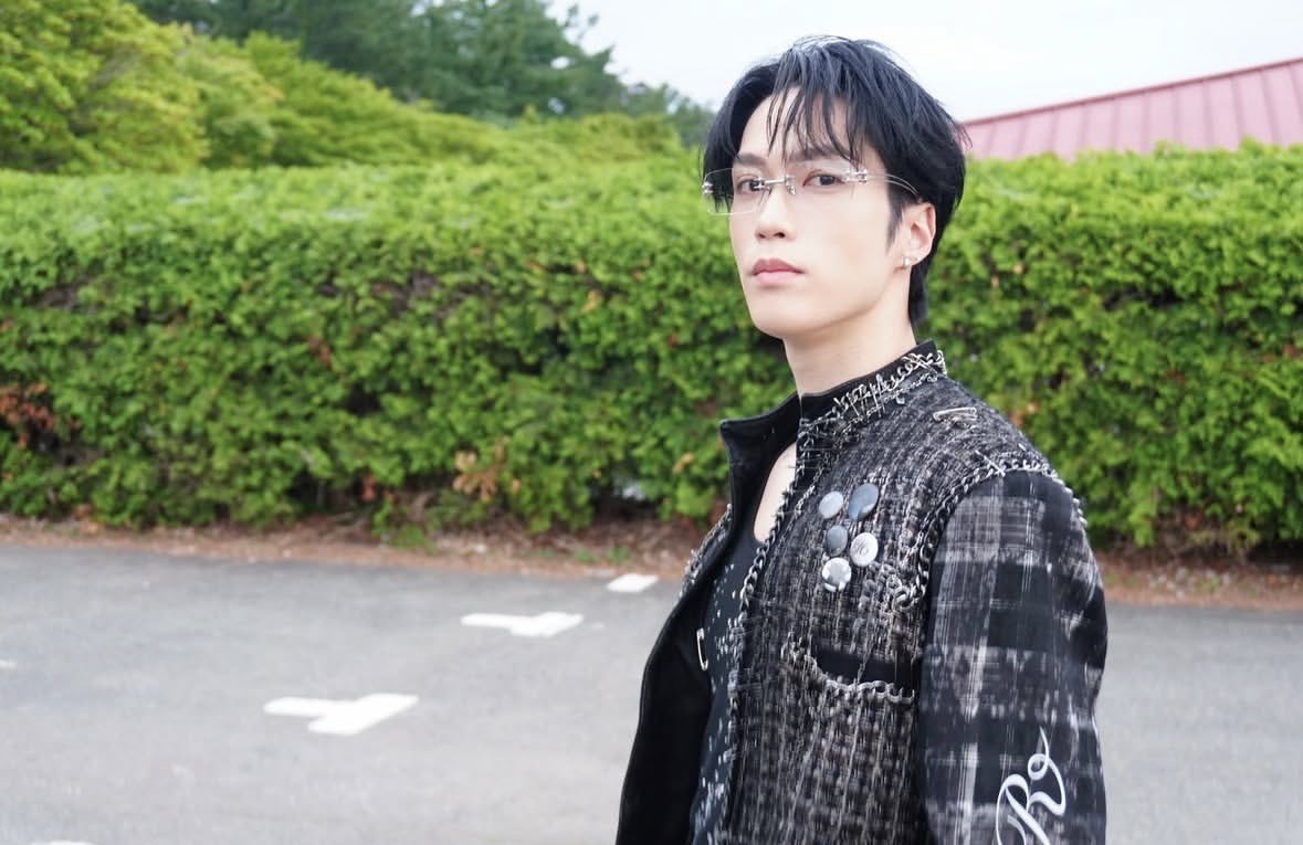 m_itsu16's tweet photo. 黒髪リムレス樹くんの破壊力やばすぎる😭😭😭🖤 ̖́-
はぁカッコよすぎるんだけど😵‍💫🖤
難しいかもだけど広島まで黒髪でいてほしい😭😭😭😭😭
樹くんの黒髪大好きすぎるんだが🖤 ̖́-

@itsuki__rmpg https://t.co/ODM3TGT7dg