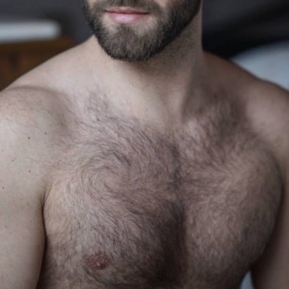redfieldlusting's tweet photo. CHRIS REDFIELD. ( non/lewd rp ) / eng only / minors dni / dark themes welcome. https://t.co/wm74lItXzX