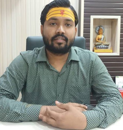 Peoplepower08's tweet photo. Both are Khans but tried to become Ram for Hindu majority validation.

Now Sanghis, IT cell &amp; all Hindutva goons are abusing &amp; cursing their own sold-out scum. https://t.co/8mY2KM6bY1
