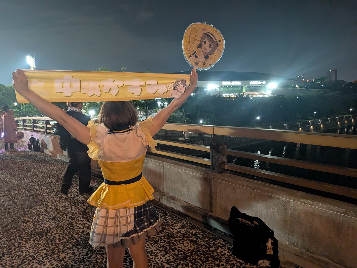 FFさんがL!L!L!のせつ菜衣装着てたので、合わせました🎙️👑 #虹8th