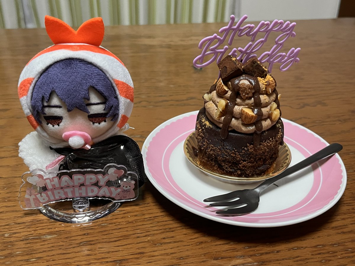 HISHUI_prpr's tweet photo. ブブちゃんお誕生日おめでとう👑✨🎂🎈🎁🎉🖤 https://t.co/eybOLU3Vdw