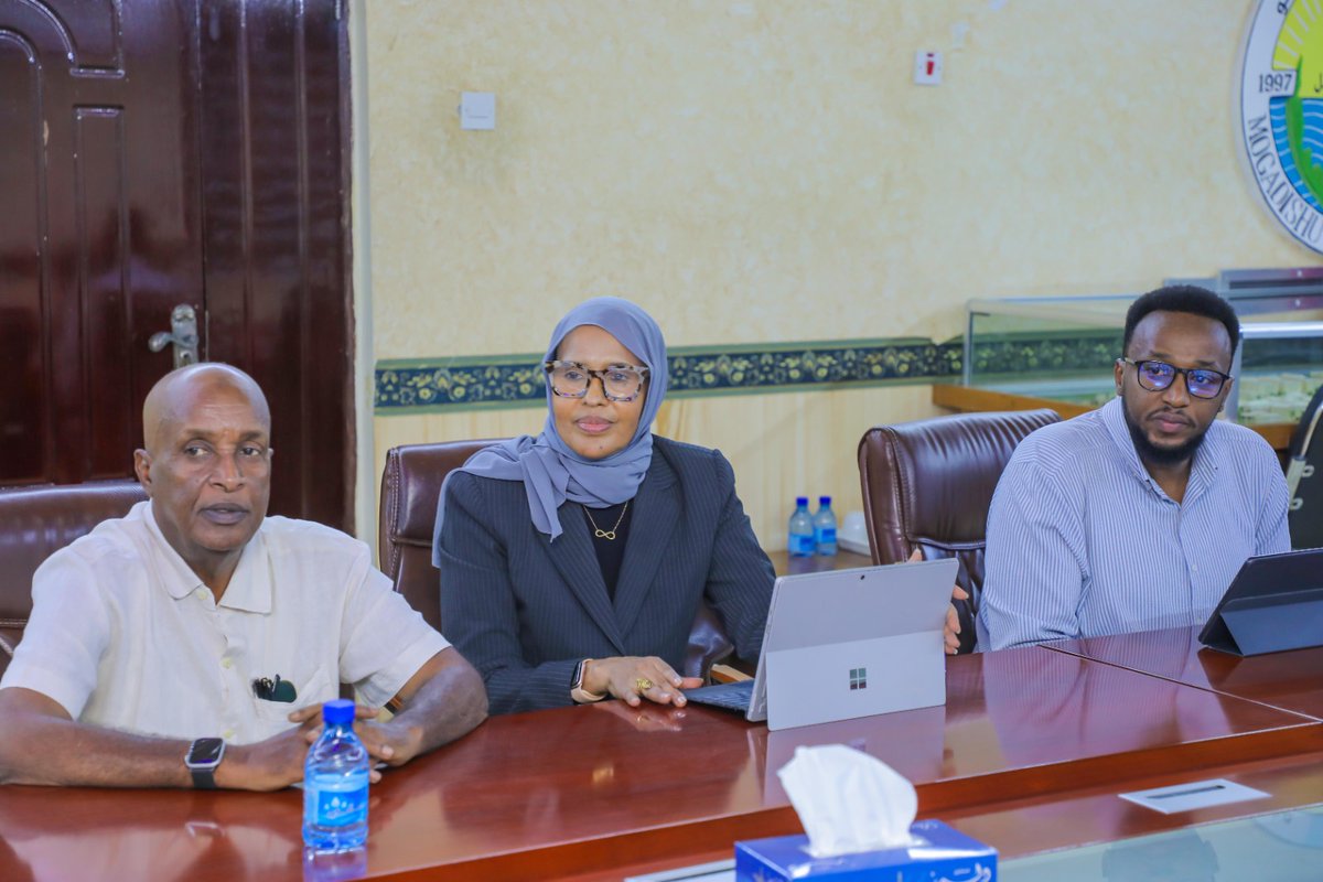 Olympicsom's tweet photo. President of the SNOC, Mrs. Suad Galow, met with the Acting Rector of Mogadishu University to discuss opportunities for collaboration in advancing Olympic sports
The meeting focused on strengthening partnerships between the education and sports sectors .
#SNOC #OlympicSomalia https://t.co/H3ysGEveCR