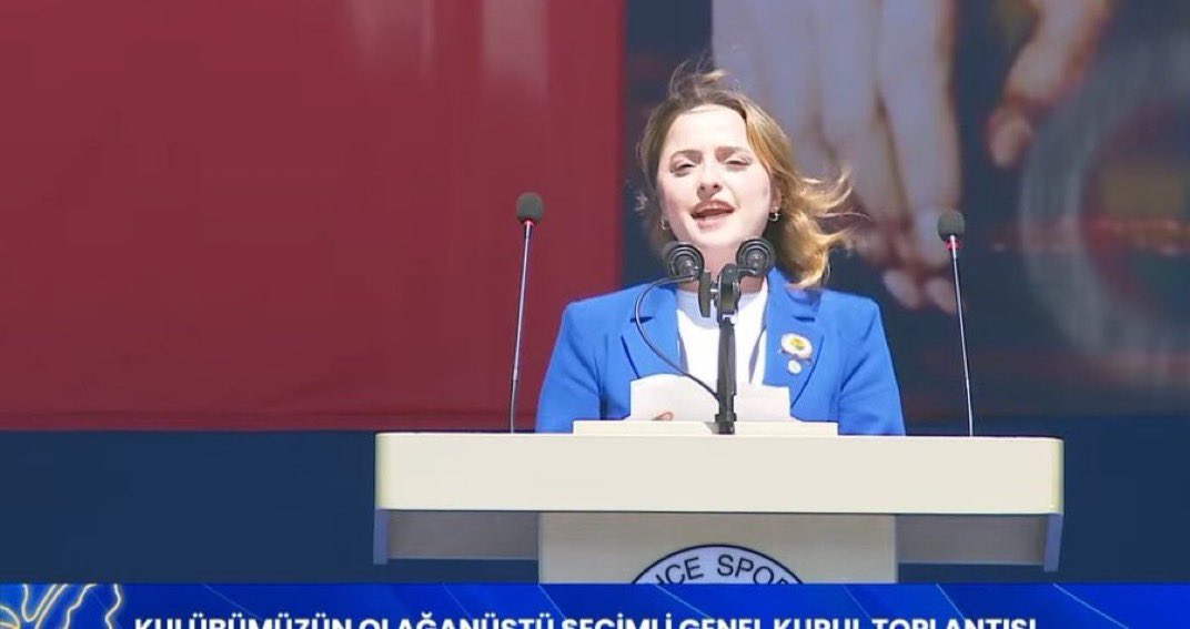 SiyahErcu's tweet photo. Tek başına ordu @gizemlax https://t.co/jUC5JKyrH1