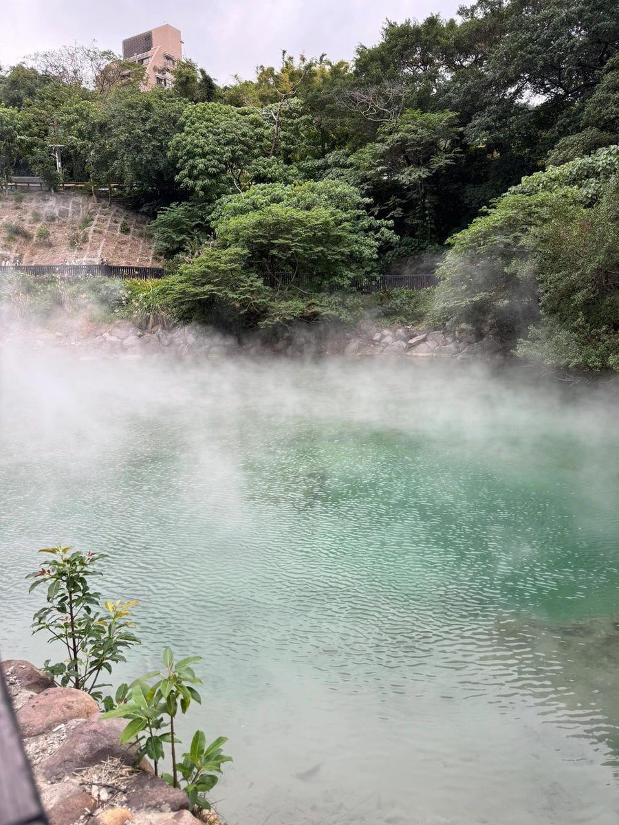lualindalopes's tweet photo. 一人でラブシートに座っても効果は期待できませんよね？😅 https://t.co/vBWln4JpaK