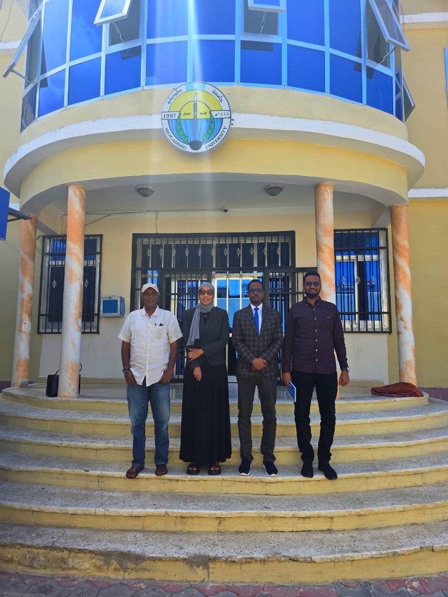 Olympicsom's tweet photo. President of the SNOC, Mrs. Suad Galow, met with the Acting Rector of Mogadishu University to discuss opportunities for collaboration in advancing Olympic sports
The meeting focused on strengthening partnerships between the education and sports sectors .
#SNOC #OlympicSomalia https://t.co/H3ysGEveCR