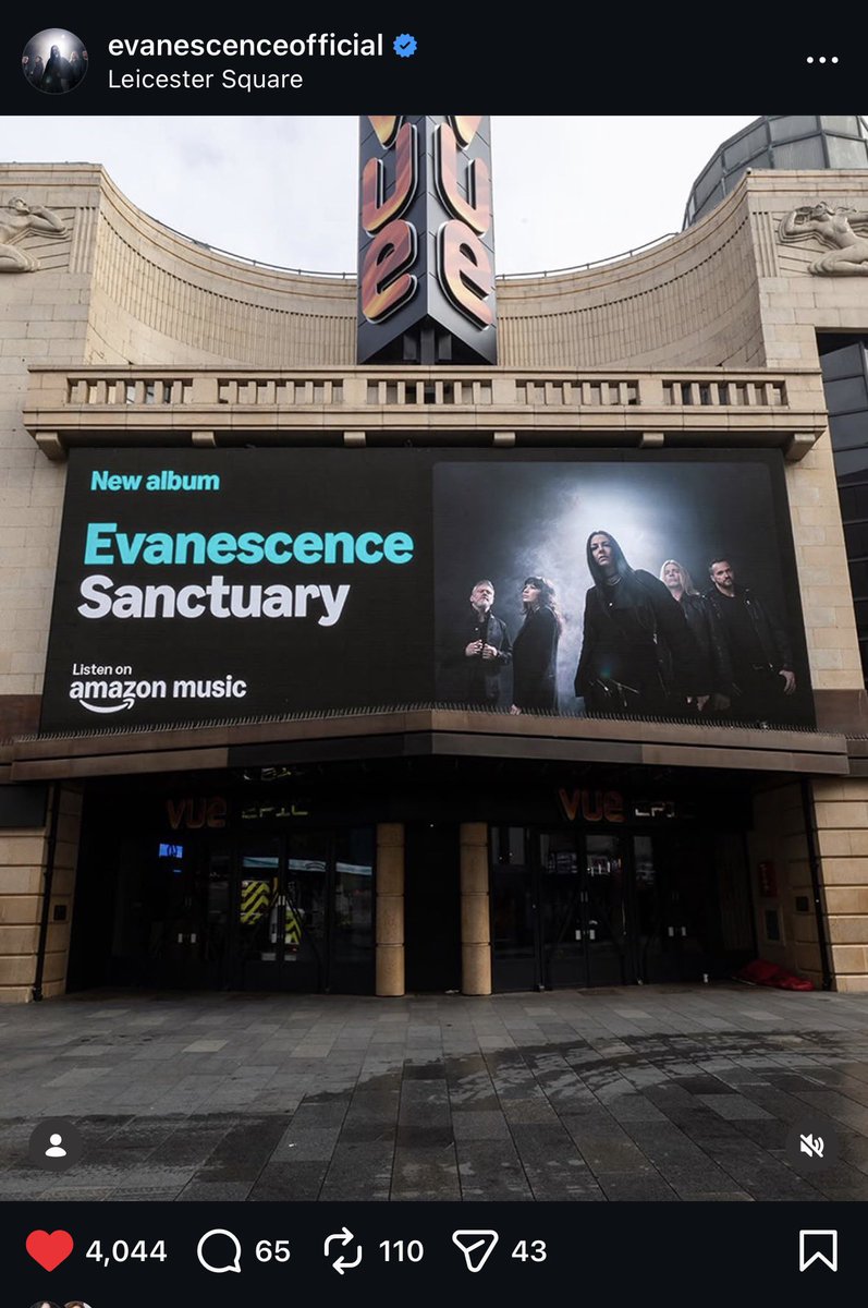 elizanescence's tweet photo. The UK loves Evanescence 😍 https://t.co/gWYUxirgG2