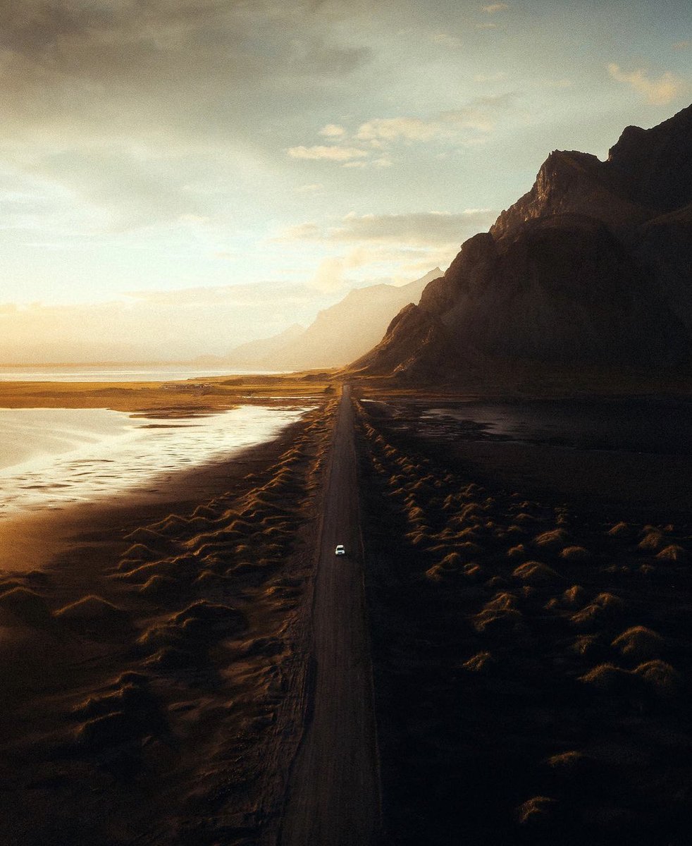 earthcurated's tweet photo. Roadtrips in Iceland > https://t.co/xHnoQg63wP