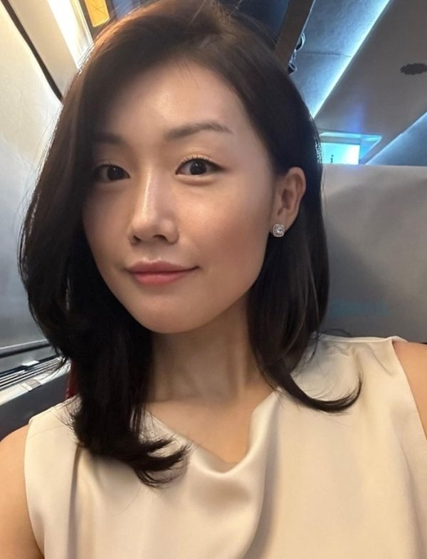 rungzichan's tweet photo. 얘 리나 발레하는 선생출신 대구 토박이 여자야
그럼 좌파겠니?.. 대체 뭘 보고 좋아한거임 https://t.co/7BUyv6jacq