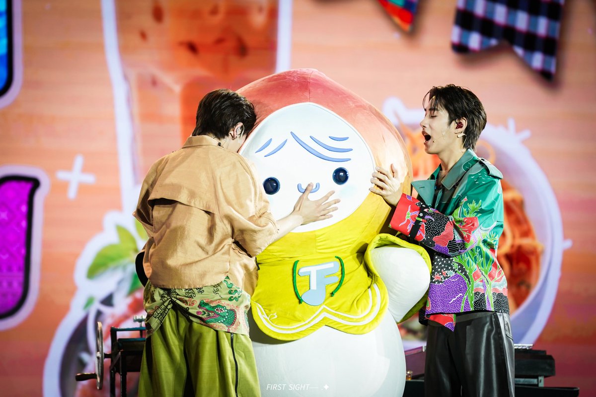 firstsight_2000's tweet photo. จุ๊บเยนนี่🥺🥺🥺🥺🤏🏻

KHEMJIRA SRIRACHA TOUR
#KhemjiraInSriracha https://t.co/quogi9Gr1M