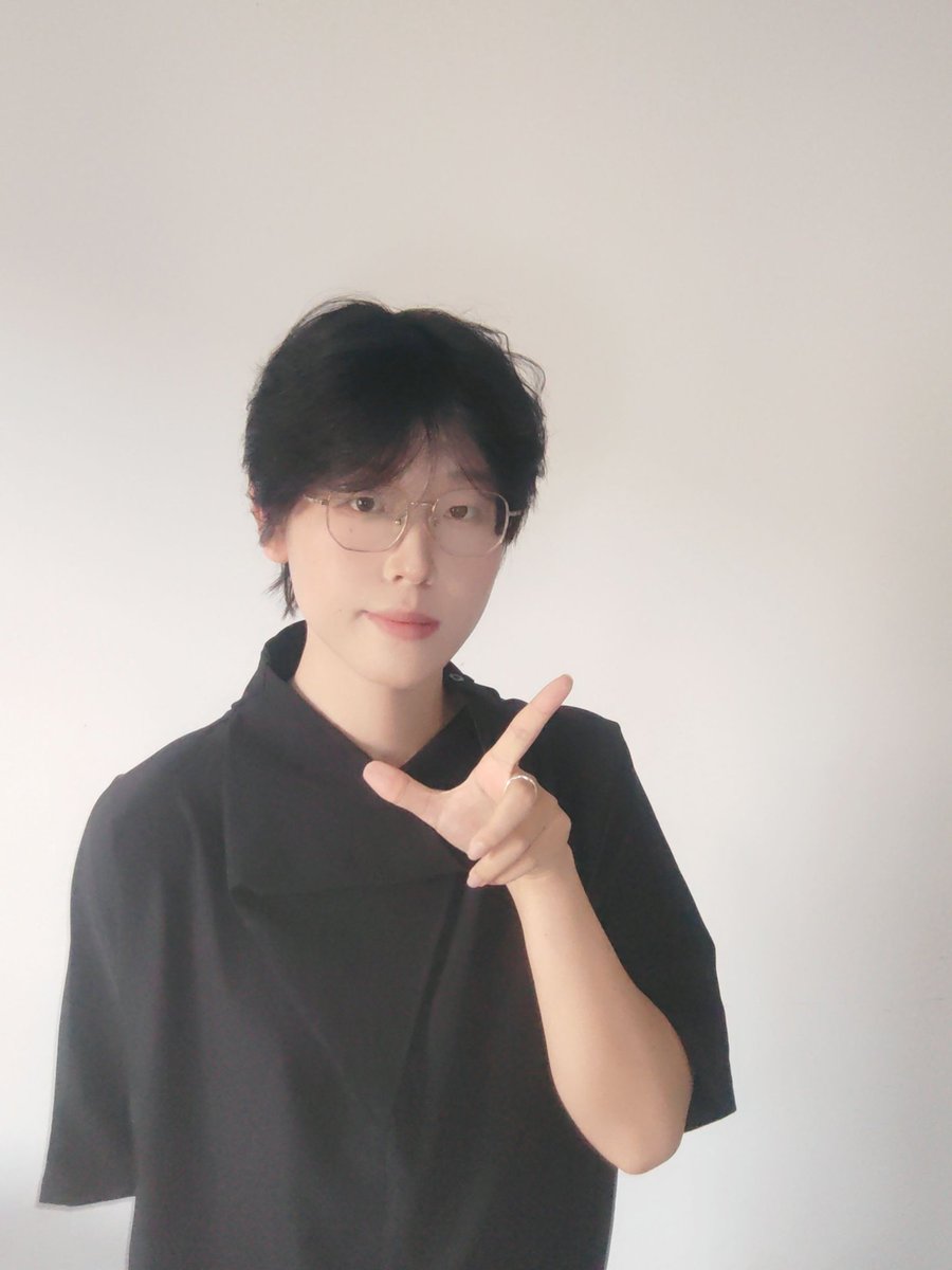 柒云与月 tweet media