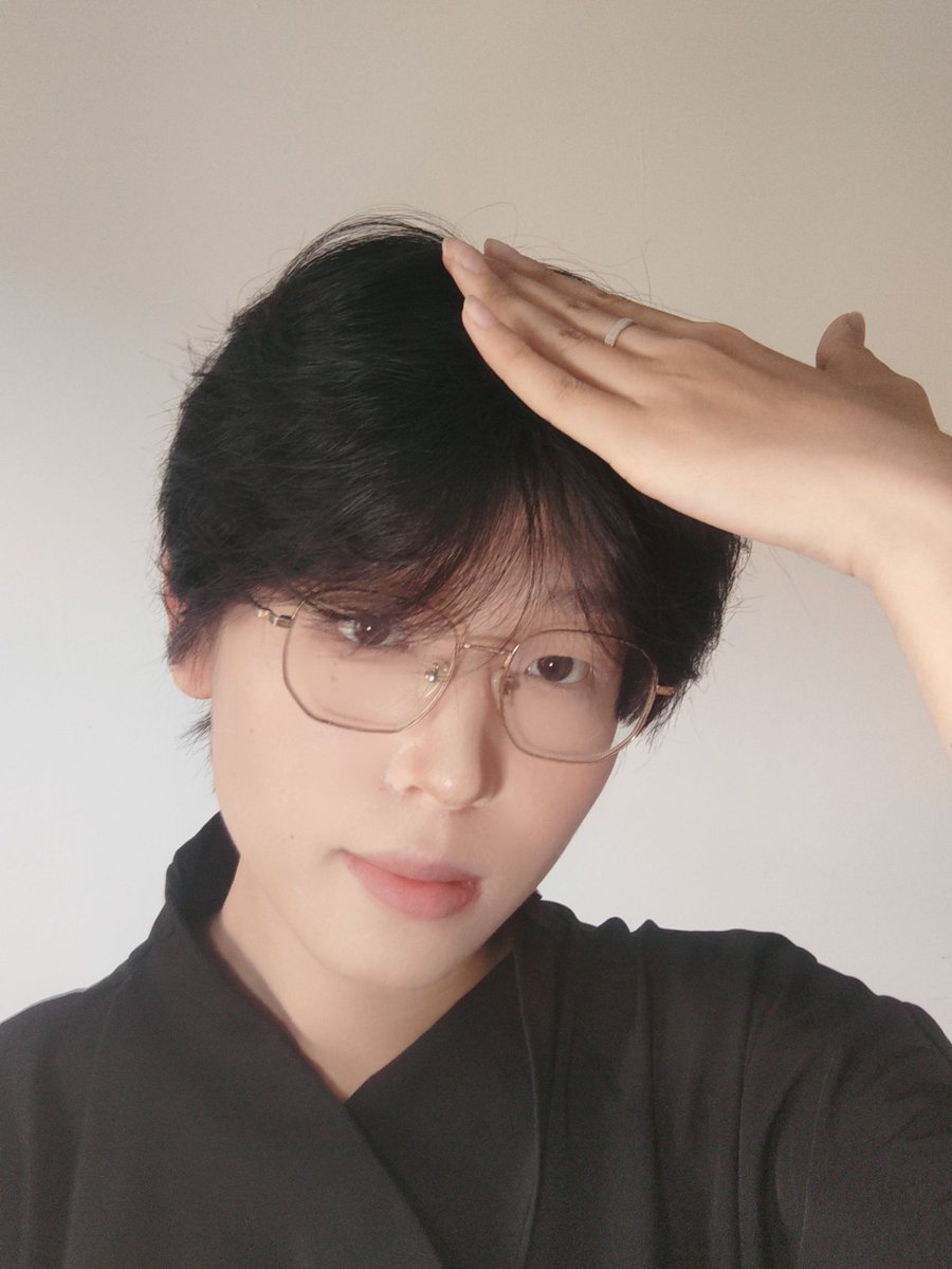 柒云与月 tweet media
