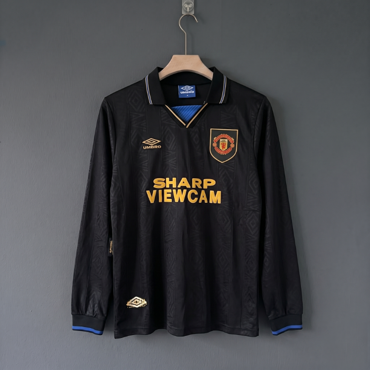 Akademi90s's tweet photo. Manchester United 1993-94 Uzun Kollu Deplasman Retro Forması

Profesyonel kalite üründür.
Yurtdışından özel olarak getirtiliyor. İade yok fakat değişim mevcut. 
Kargo süresi 1-3 haftadır.

🔗 Sipariş İçin Link Bio’da https://t.co/HF6cjoxGu7