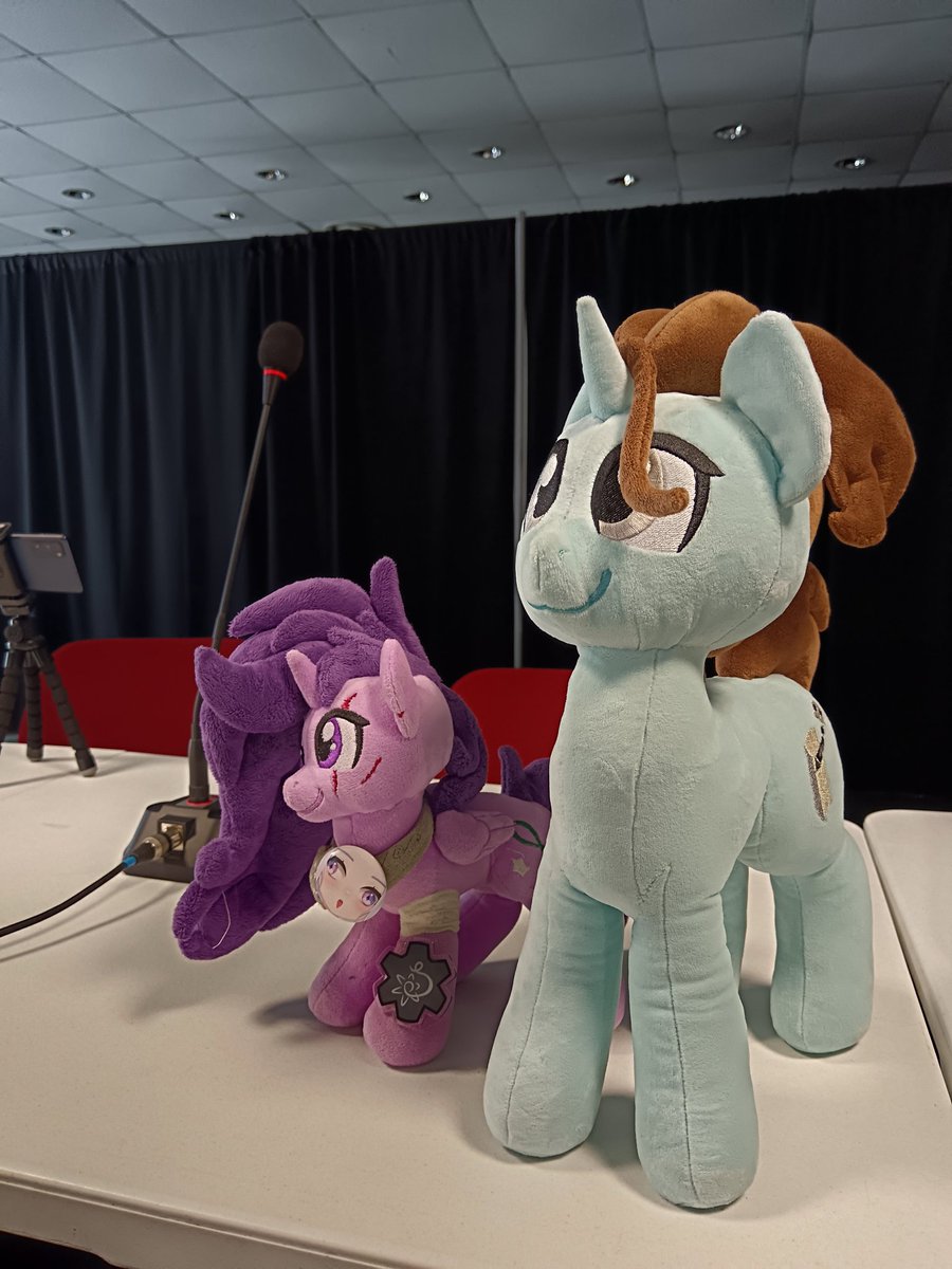 EponaFest's tweet photo. Ponies are conquering the v-tuber space, find out all about it in our next panel with Roxy and Singalek! https://t.co/yFaaUi9lHX