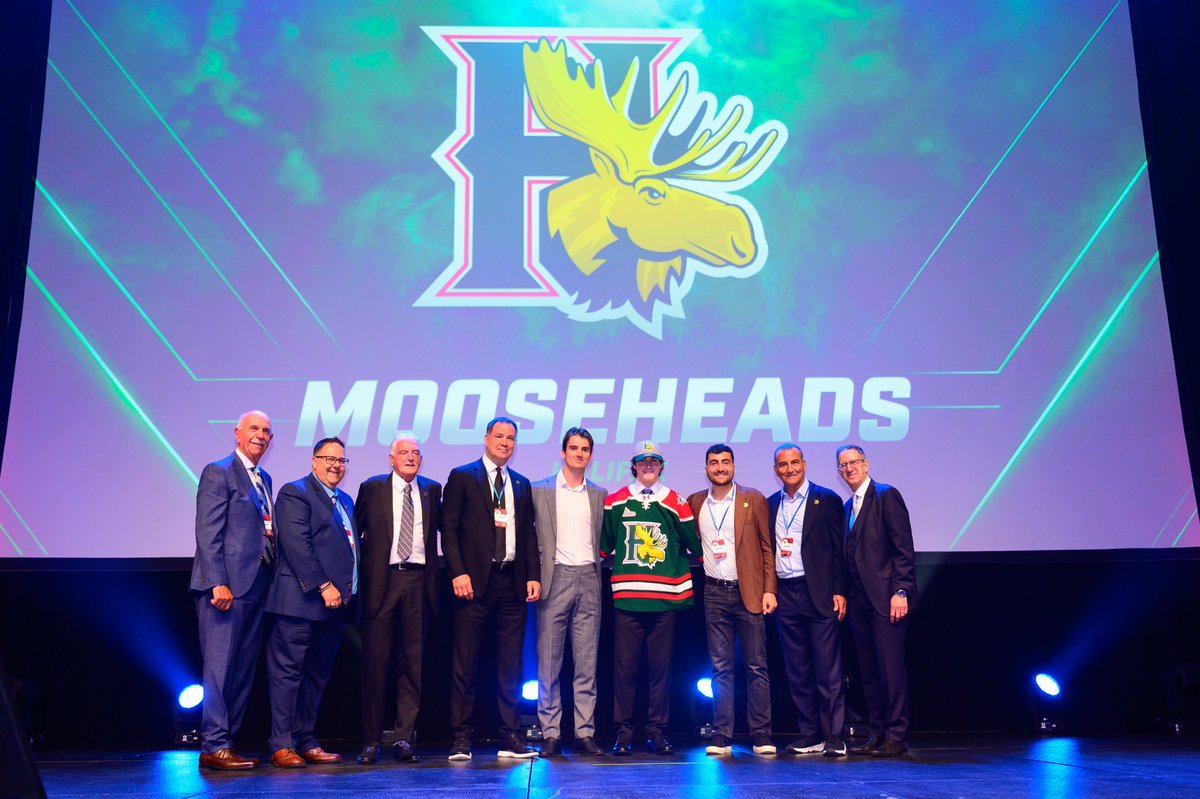 HFXMooseheads's tweet photo. Day 2 of the QMJHL Entry Draft is set to go. We hold 13 more picks including three in the second round. 

Rounds 2-12 start at 10am @ScotiabankCtr 

Watch live on @Eastlink or Youtube: https://t.co/fWZ2Cr1zLc

#GoMooseGo | #QDraft https://t.co/rrs9cZjBiB