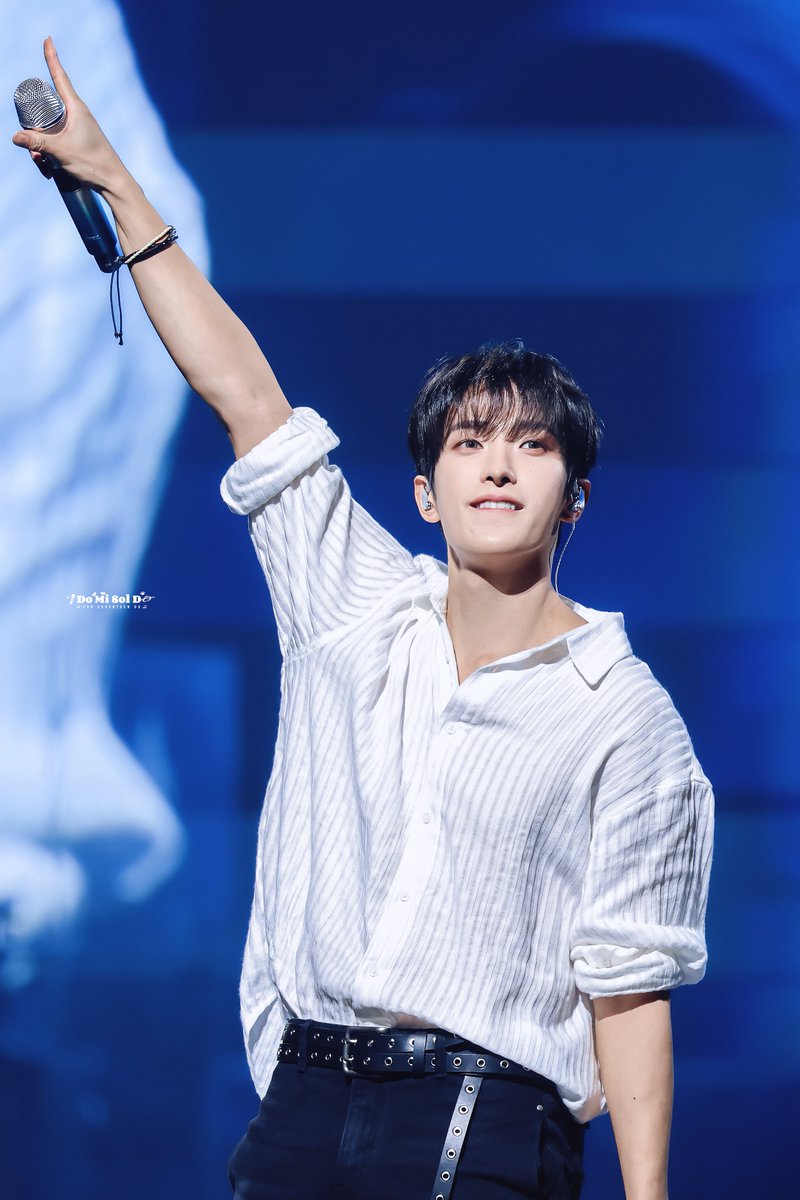 domisoldo_kyeom's tweet photo. 260606 DxS [SERENADE] ON STAGE - MACAO

@pledis_17 

#SEVENTEEN #세븐틴 #DxS 
#도겸 #DK #ドギョム #이석민 https://t.co/PxyEa2EJXO