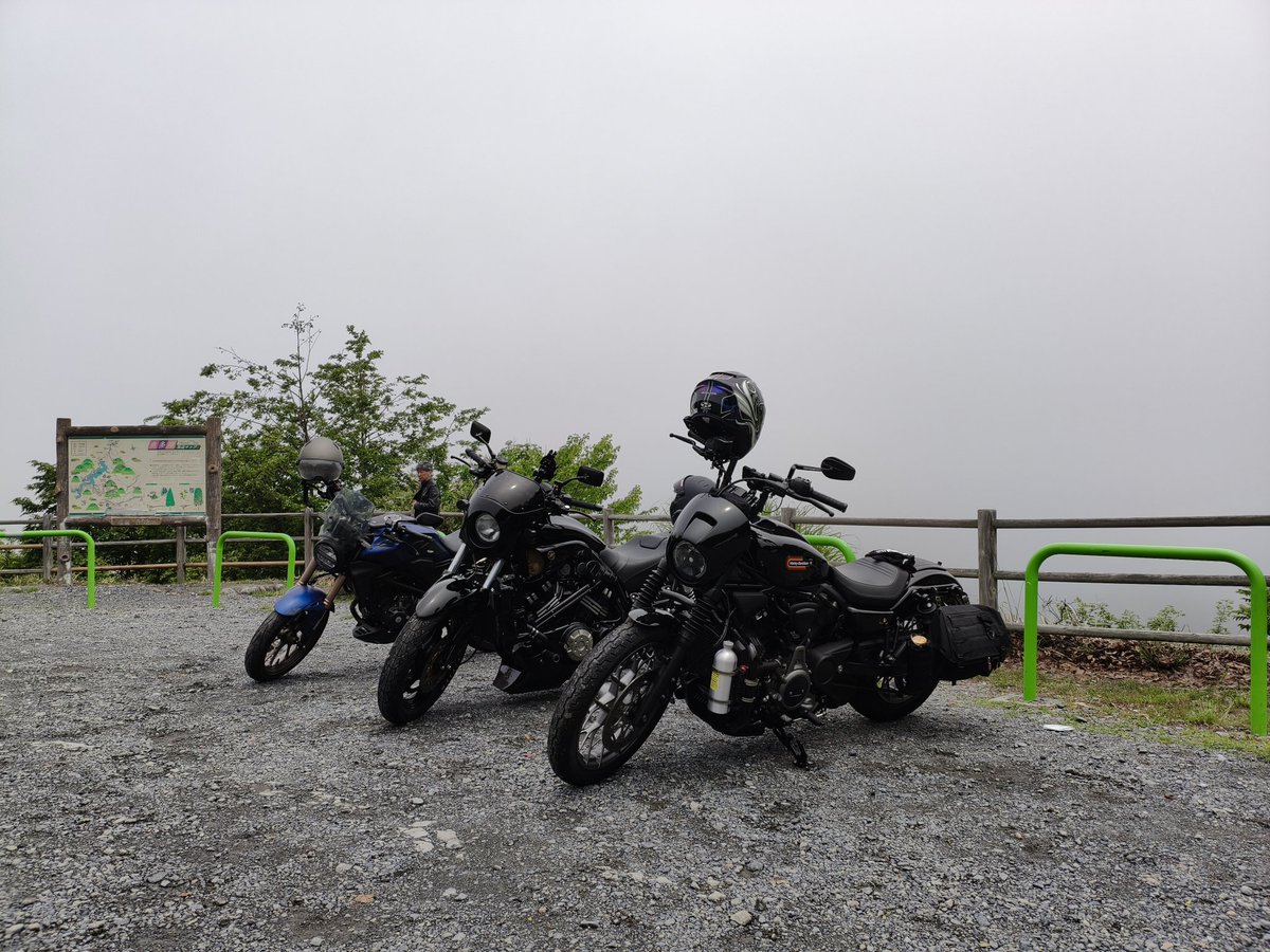 ng4_vp's tweet photo. 今朝の奥多摩周遊道路、かなり霧がすごかった😮‍💨前見えないし路面はウェットだし…都民の森で折り返して終了。でも楽しかった✨ https://t.co/yK9UDeLjWR