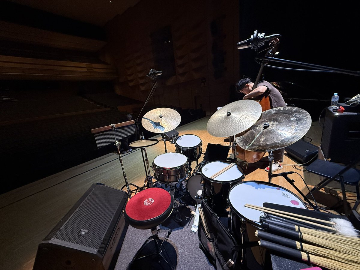 kunito_'s tweet photo. TRiNFiNiTY＋

大和市文化創造拠点シリウス
芸術文化ホール

#小曽根真 #TRiNFiNiTY
#松井秀太郎
#小川晋平
#きたいくにと

#YAMAHADrums #Zildjian 
#Cympillow https://t.co/uBBGx9zvZ5