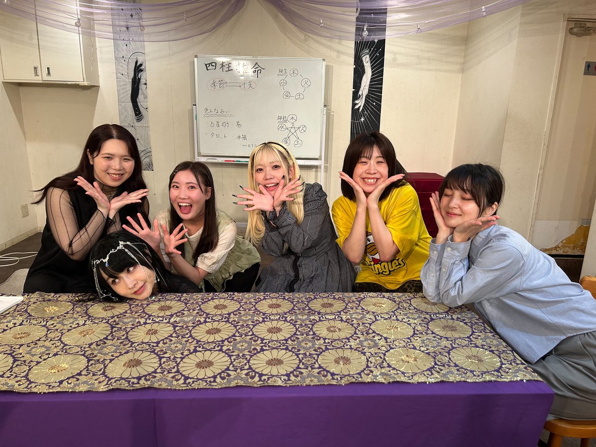 sdk_rinrin's tweet photo. #裏がないとは言わせない
本日もありがとうございました！
昼ドラコメディいかがでしたか？🔮😇
楽しんでもらえていたら嬉しいな
占いによると、真田は火のエネルギーが強い情熱的な女だとありました
まさに情熱大陸🌍
物価上昇チェキフィルム差し入れありがとう～📸 https://t.co/KUTBtQ4j8A