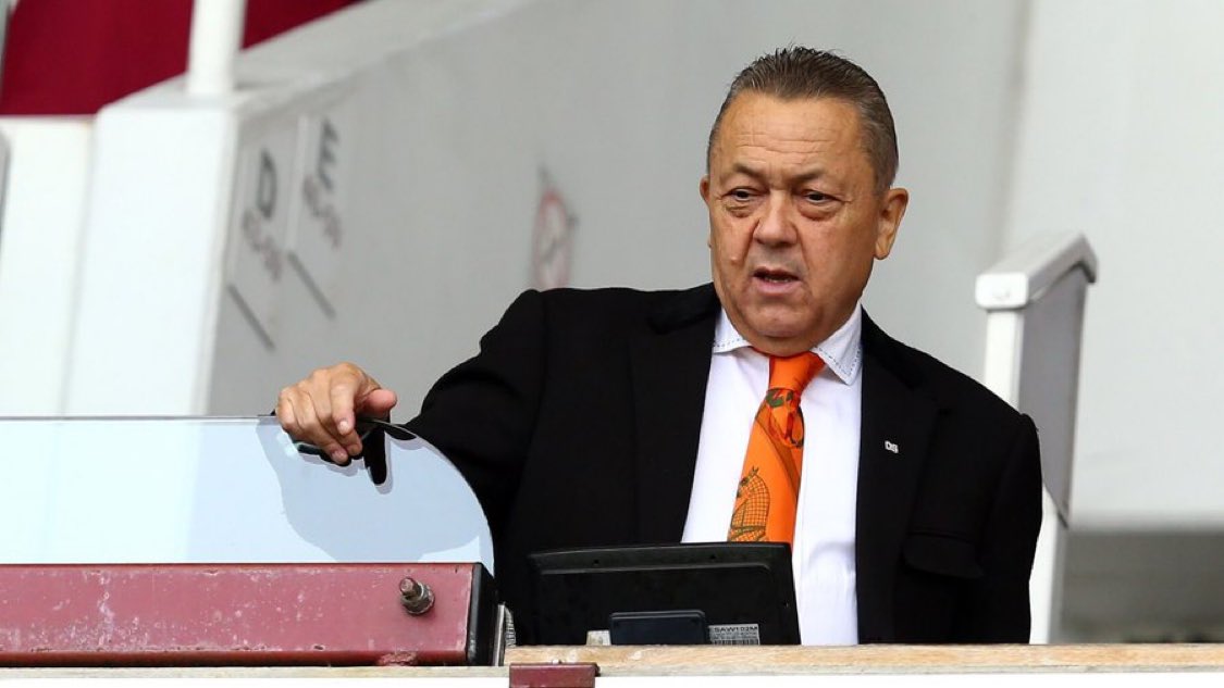 FBlogger30488's tweet photo. 🚨 BREAKING: David Sullivan has stepped down from his position as West Ham Joint-Chair with immediate effect. 

He has also resigned as a director of both WH Holding Limited and West Ham United Football Club “having been made aware of the impending publication of serious historic allegations.”