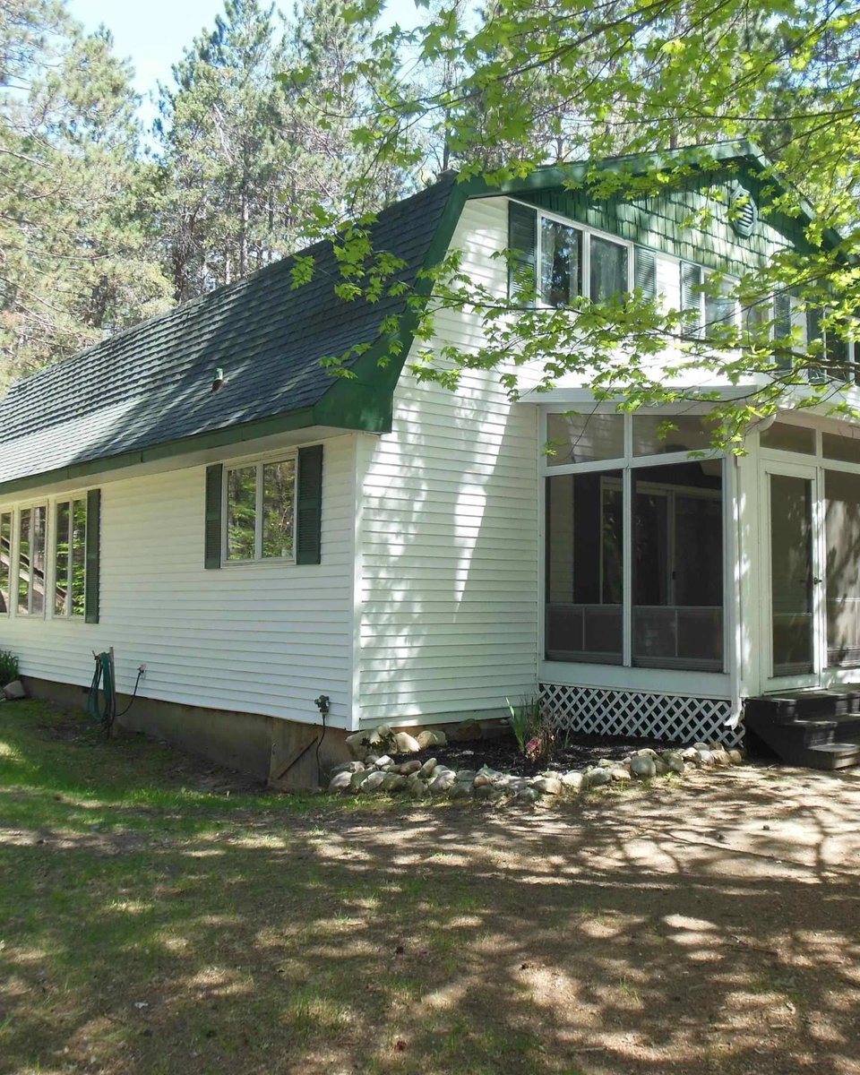 Condellrealty's tweet photo. 🌲 Nature Lover's Paradise Awaits! 🌲
 
https://t.co/bsdVzSdoqh
5871 Edith Schneider RD, Harrison, MI 48625
5 Beds | 2 Baths
Price: $279,999.00

#NatureLiving #JustListed #CountryHome #RealEstate #HarrisonLiving https://t.co/LgQxafyUYi