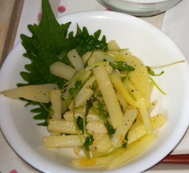 ma29292600's tweet photo. じゃがいも🥔収穫してきました
美味しいです👌
こちらはカルビー夏ポテトの
じゃがいもさんです
感謝感激雨霰🧡
#Calbee #MrMax https://t.co/zPiAoskynO