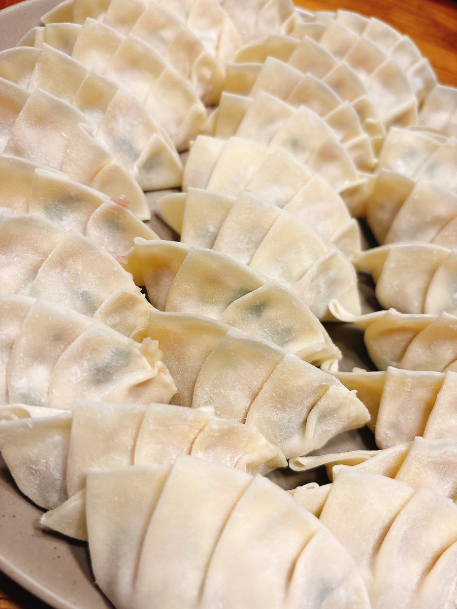 pilling_sub's tweet photo. 手作り餃子パーティした🥟 https://t.co/hNHksGqyCy