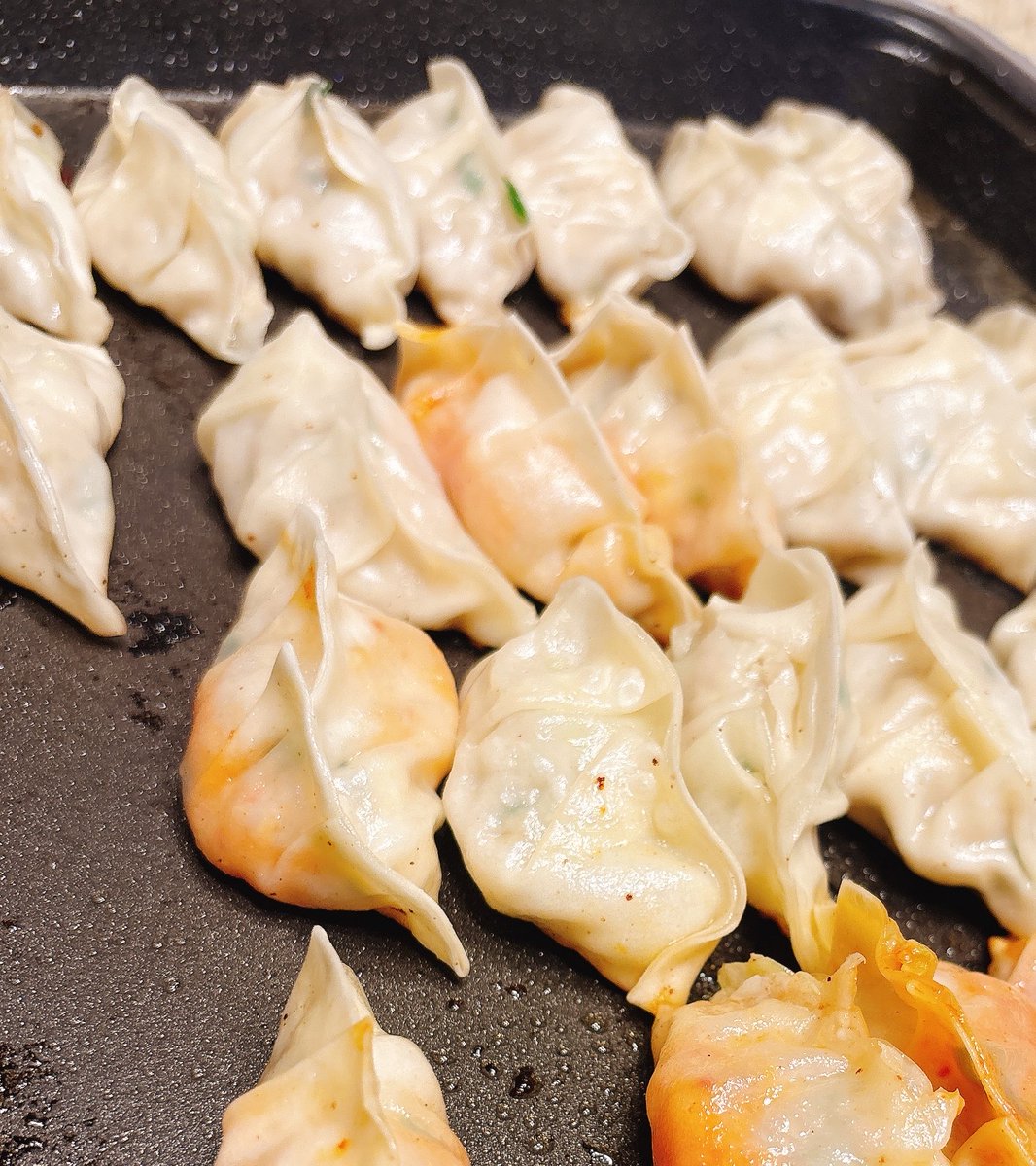 pilling_sub's tweet photo. 手作り餃子パーティした🥟 https://t.co/hNHksGqyCy