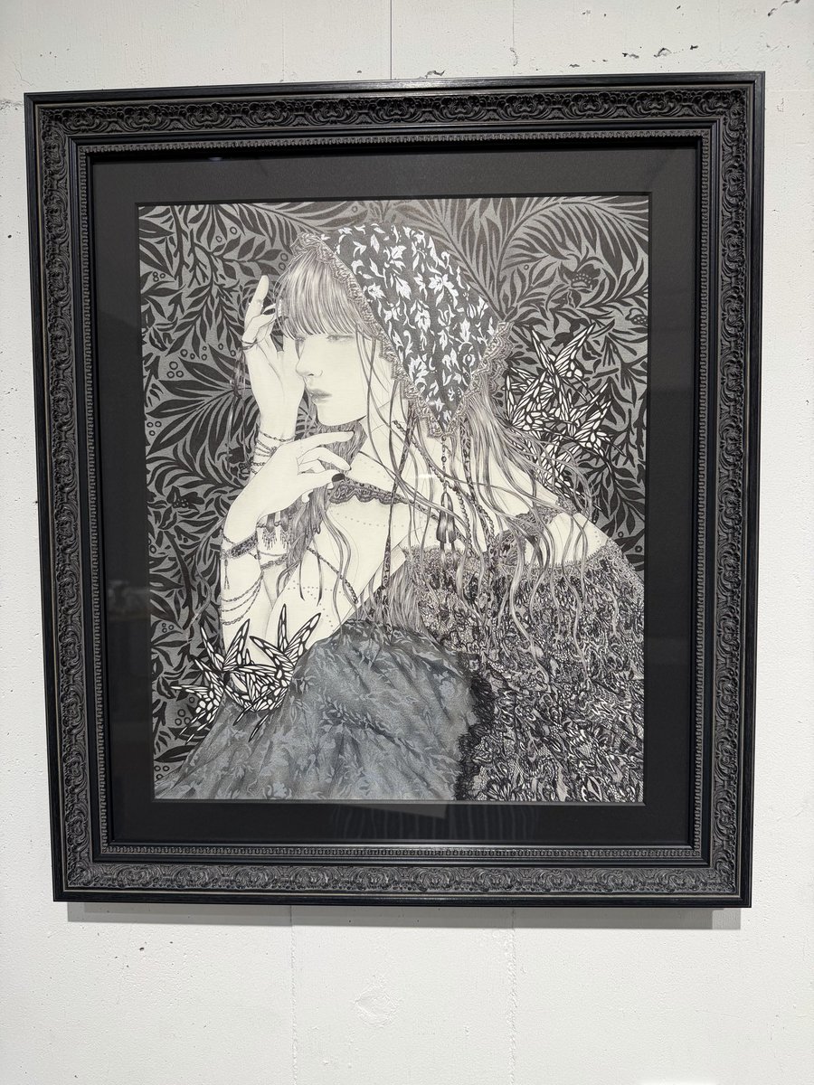 hiky20's tweet photo. 川口絵里衣さんの個展「DIMMING PARAISO」を訪問。美しく、カッコ良い作品に眼福。色々な表情に魅了されます。正面顔の作品の表情が特に好き。

 #Alldaygallery
 #川口絵里衣 https://t.co/wvED7IciRF