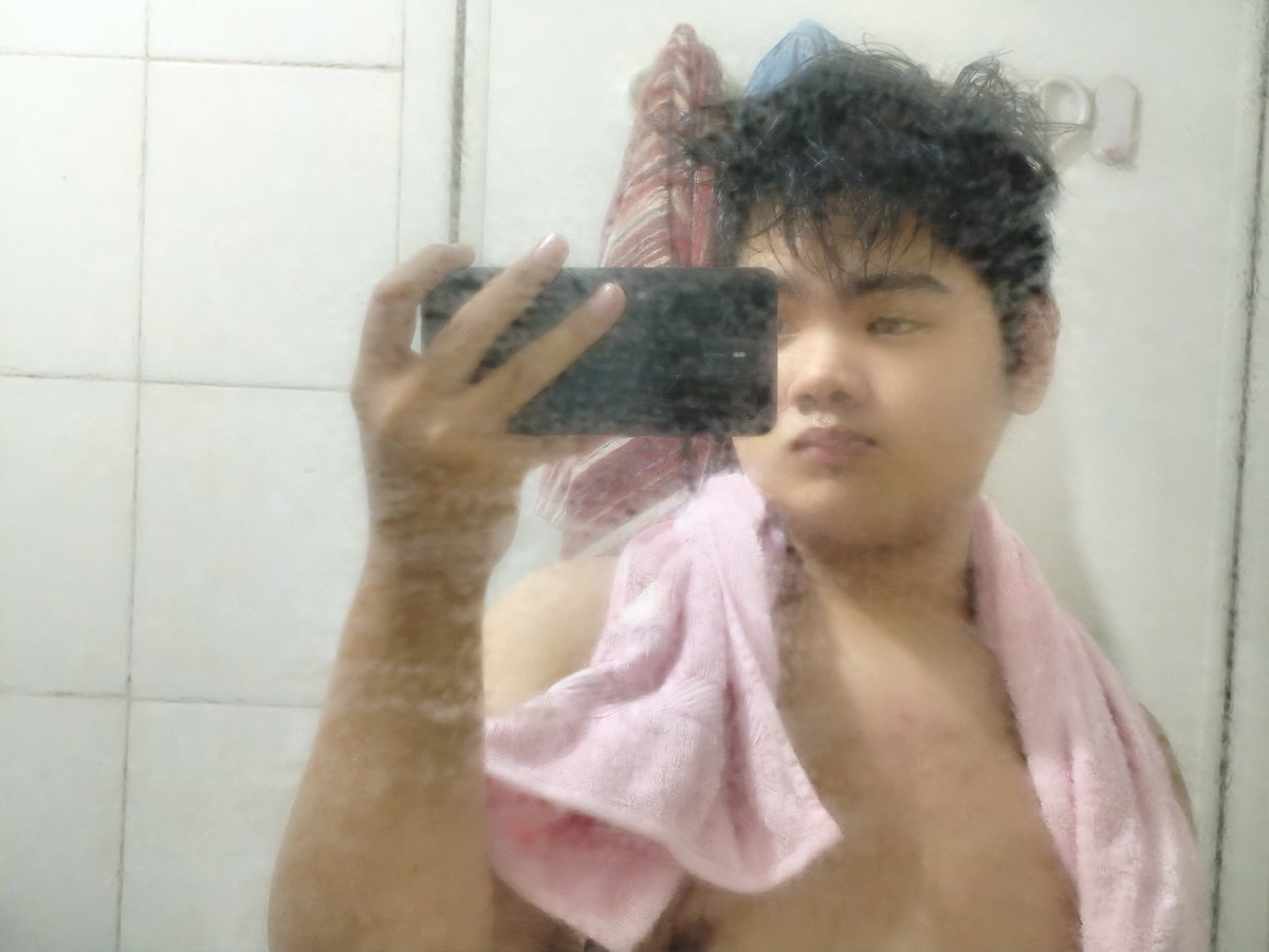 ran_inuzuka's tweet photo. Natural censorship from the fog when in showering and pinkeu towel https://t.co/HwUxVWvOBC