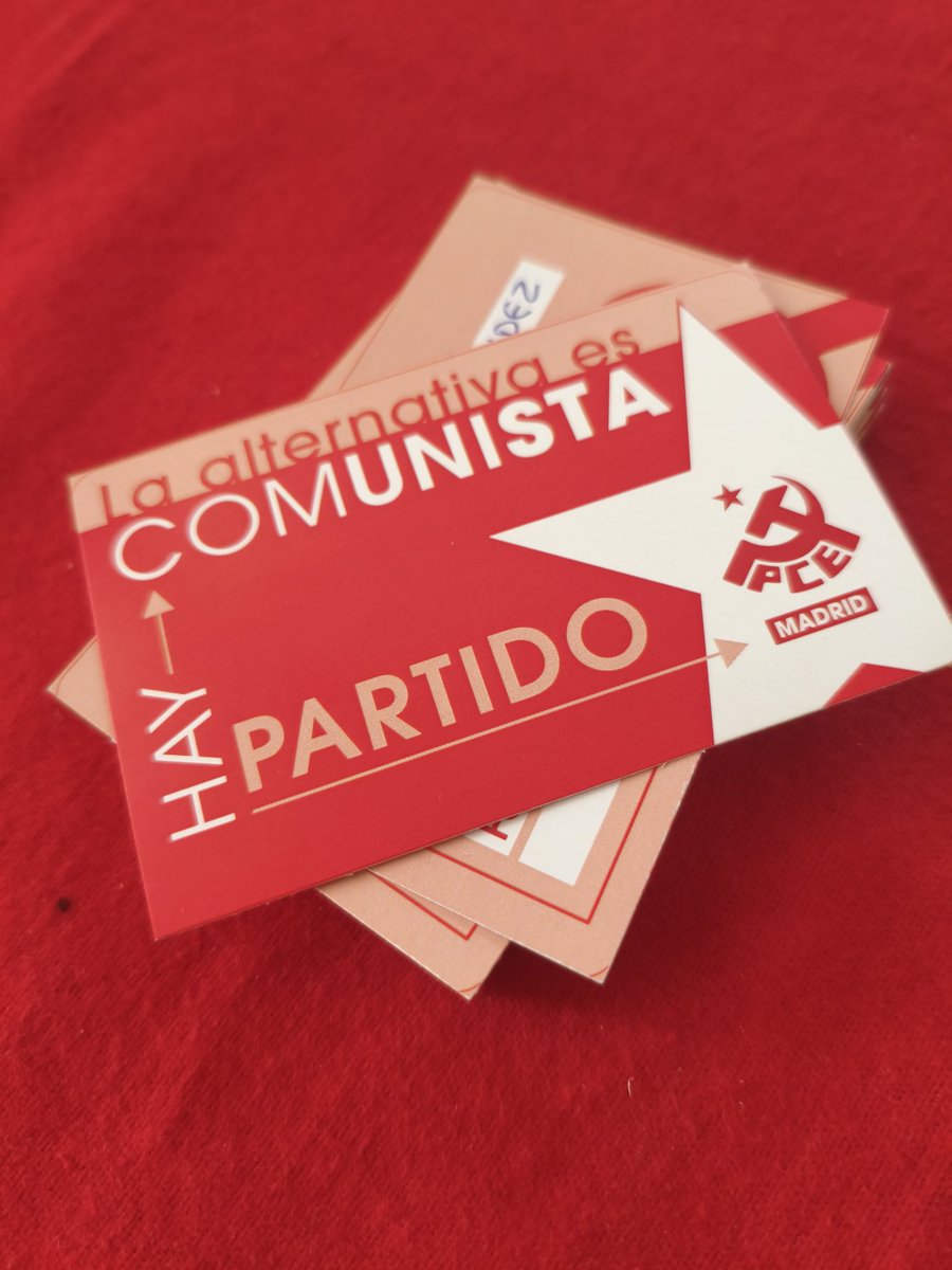 elpcm's tweet photo. Hoy hemos celebrado nuestra entrega de carnés ✊

Una jornada de camaradería y mucha emoción que deja claro que #HayPartido 🚩 https://t.co/hLbNXGqDWt