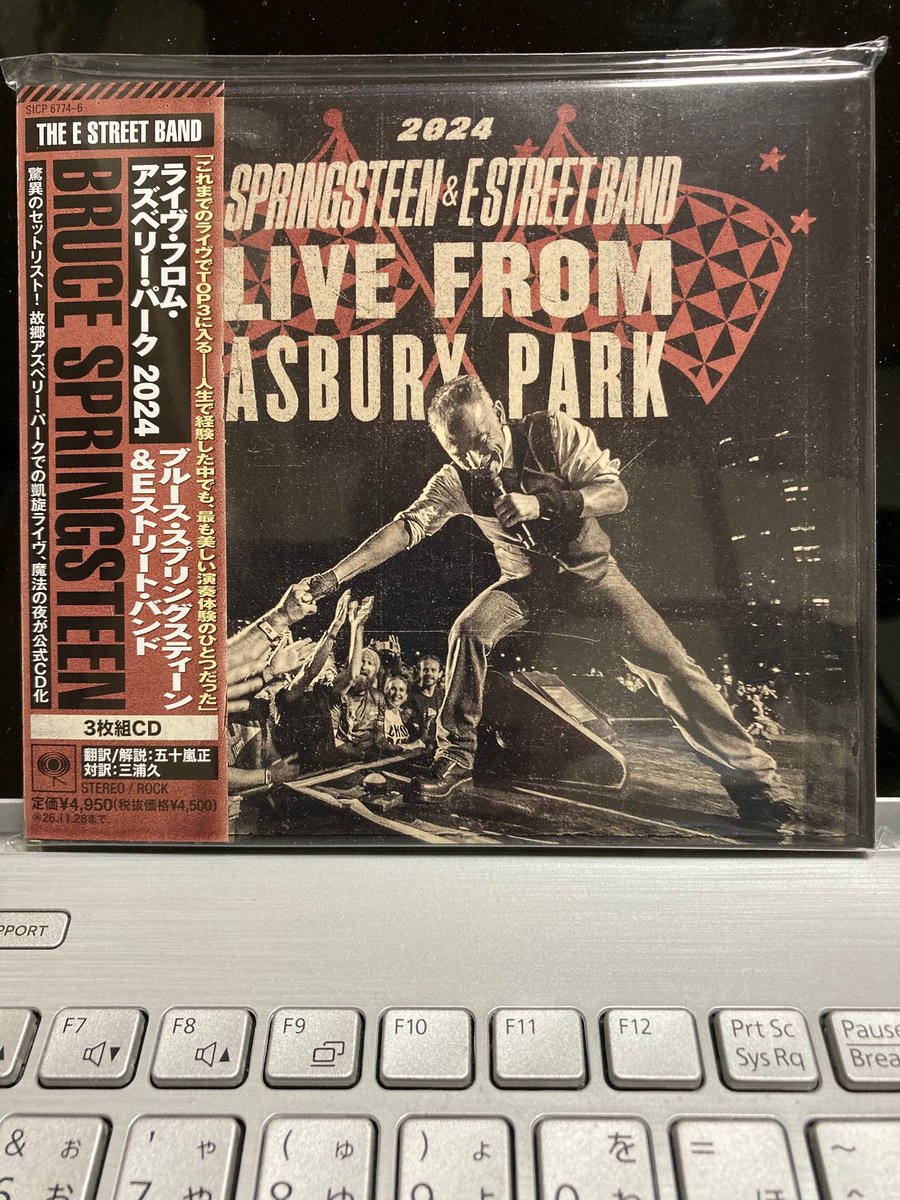 Yamandaaa's tweet photo. ブルース・スプリングスティーン&amp;Eストリート・バンド『ライヴ・フロム・アズベリー・パーク 2024』3CD遅ればせながらゲット。2024年9月15日、故郷アズベリー・パークでの凱旋ライヴ。〈https://t.co/NV94l5Bz2P Festival〉における激アツのコンサートの模様を収録。3時間全30曲、最強のセットリスト！ https://t.co/DhLWJg2ihx