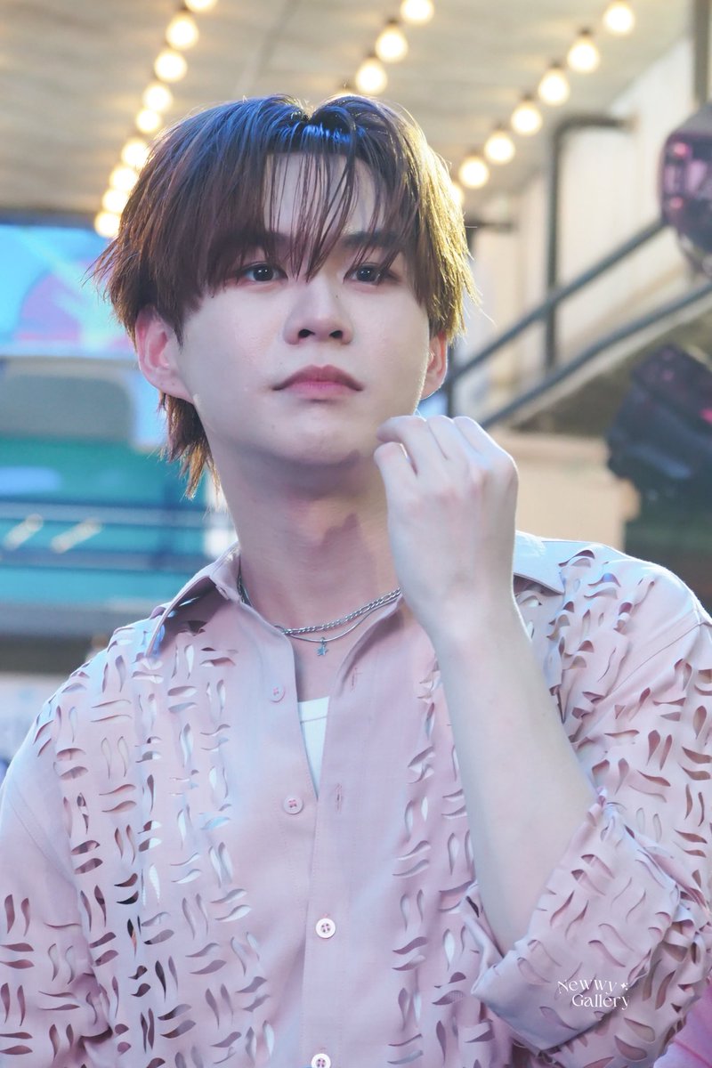 newwy_Gallery's tweet photo. เจอกันพรุ่งนี้นะ สุดหล่อ
#bbverpj
@bbverpj 
BVTL AT TIKTOKSHOP BDAY #TikTokShop66xBeverTonliew https://t.co/AcTSd6zUAA