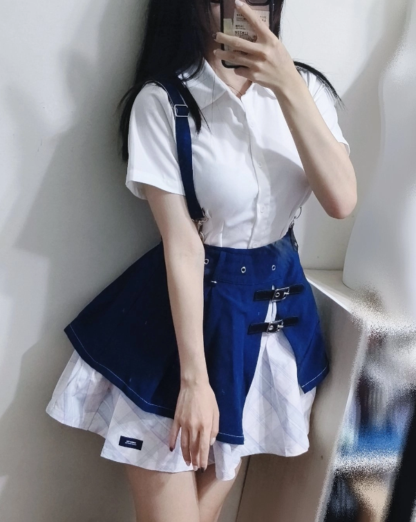 yuqaqd's tweet photo. 衣服好像太緊了，扣子快要爆開 🫣

#JK制服 #學妹 #純欲 #台灣福利姬 https://t.co/DJTZ6Xt1oa