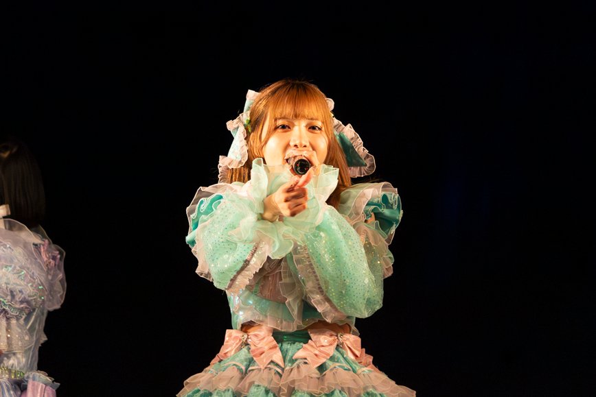 OtaPhoto_Blog's tweet photo. ずっと観る側だったオタクが、推しを最高に可愛く残したくて、13年前の中古一眼レフ（EOS Kiss X7）を手にカメコデビューしました。

高価な最新機材がなくても、古いカメラと知恵でどこまで戦えるか？現場での失敗やリアルな試行錯誤を各種メディアで全力発信中です！

私の活動拠点はこちら👇

📸 Instagram ライブや撮影会で撮らせていただいた渾身の写真作品集。 
→ https://t.co/B0eCFEhYxS
💻 ブログ『初心者カメコ奮闘記』（火・金更新） 「低予算でどう撮るか？」ロジカルな機材検証＆現場レポート。
→ https://t.co/1Vf7oFpUv0
📓 note（日曜日更新） ブログには書けないオタクとしての熱い想いや、制作の舞台裏。 
→ https://t.co/4M9AmCEbyf

#ブログ初心者 #カメコ #カメラ初心者
