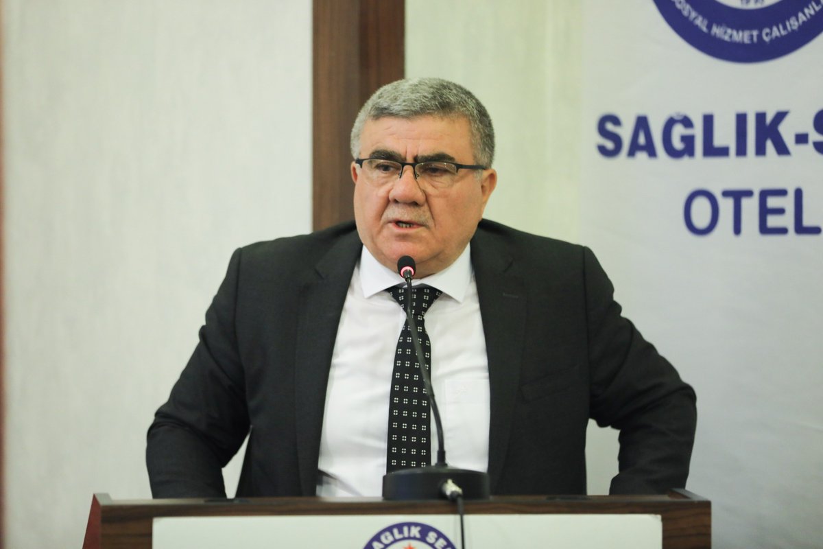 sagliksen's tweet photo. Sağlık-Sen Ankara 3 Nolu Şubesi’nin 5. Olağan Genel Kurulu, Genel Başkan Yardımcısı Mustafa Irgatoğlu’nun katılımıyla gerçekleştirildi. 

Kurulda, Tahir Eren yeniden şube başkanlığına seçildi. 
⤵️
https://t.co/ghS7Q46JnY https://t.co/k6EVLak2pU