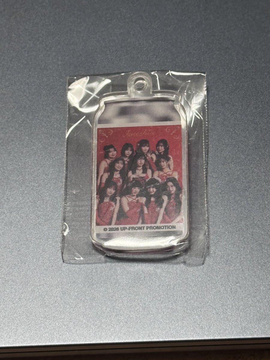 hallostapla's tweet photo. Juice=Juice缶のアクキー間違い報告したら他にも間違いが見つかって全員ver送ってくれた！
マジ嬉しい‼️
1番欲しかったのを1発で引き当て喜びも束の間だった。
神対応ありがとうございます‼️
由愛ちゃん🐙もゲット‼️ https://t.co/zTJTyWzf9Z